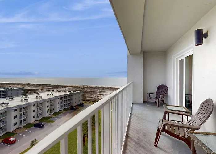 Bright Coastal With Gulf Views Pools Hot Tub & Private Balcony