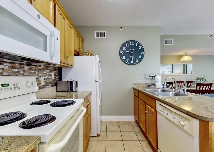 Bright Coastal With Gulf Views Pools Hot Tub & Private Balcony Holiday home