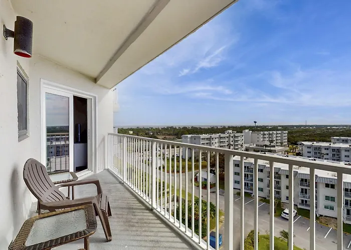 Bright Coastal With Gulf Views Pools Hot Tub & Private Balcony
