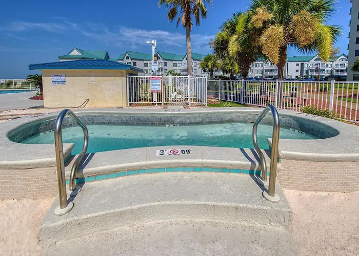 Bright Coastal With Gulf Views Pools Hot Tub & Private Balcony Holiday home